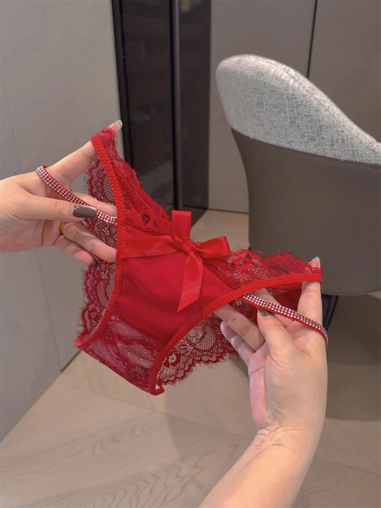 Culotte string sexy en dentelle et strass pour fille, sous-vêtements féminins, string ajouré transparent, lingerie intime