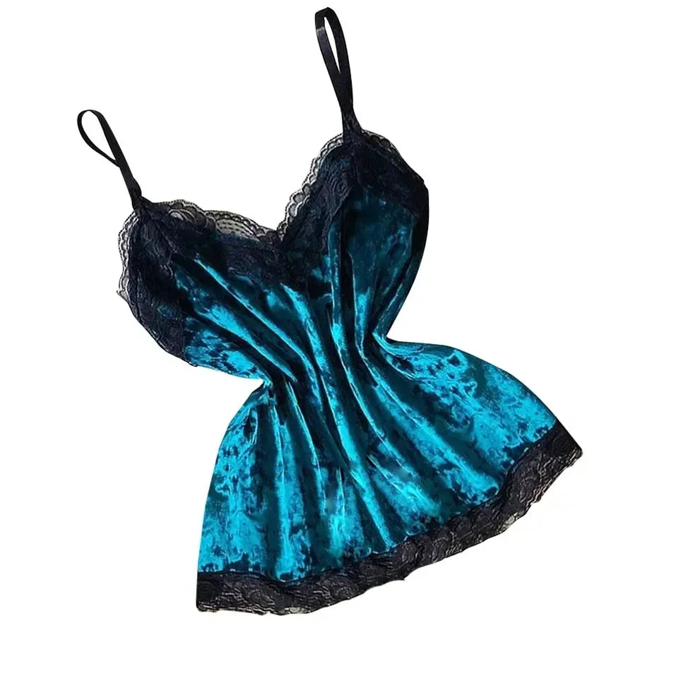 Ensemble de pyjama d'été en dentelle et satin sexy pour femme, composé d'un haut court et d'un short. Vêtement d'intérieur et de détente.