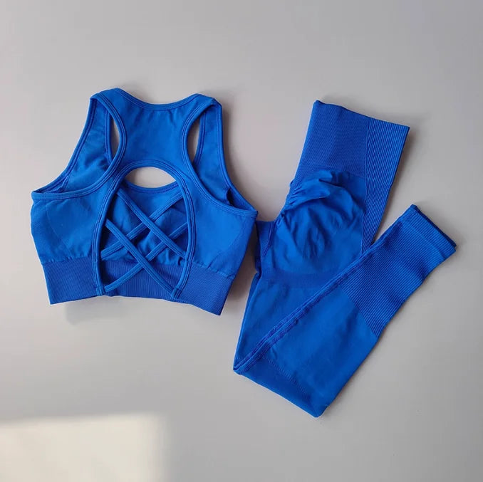 Ensemble de sport sans coutures pour femme : pantalon de yoga taille haute et brassière de sport avec coussinets amovibles pour un effet push-up fessier, idéal pour la course et l'entraînement.