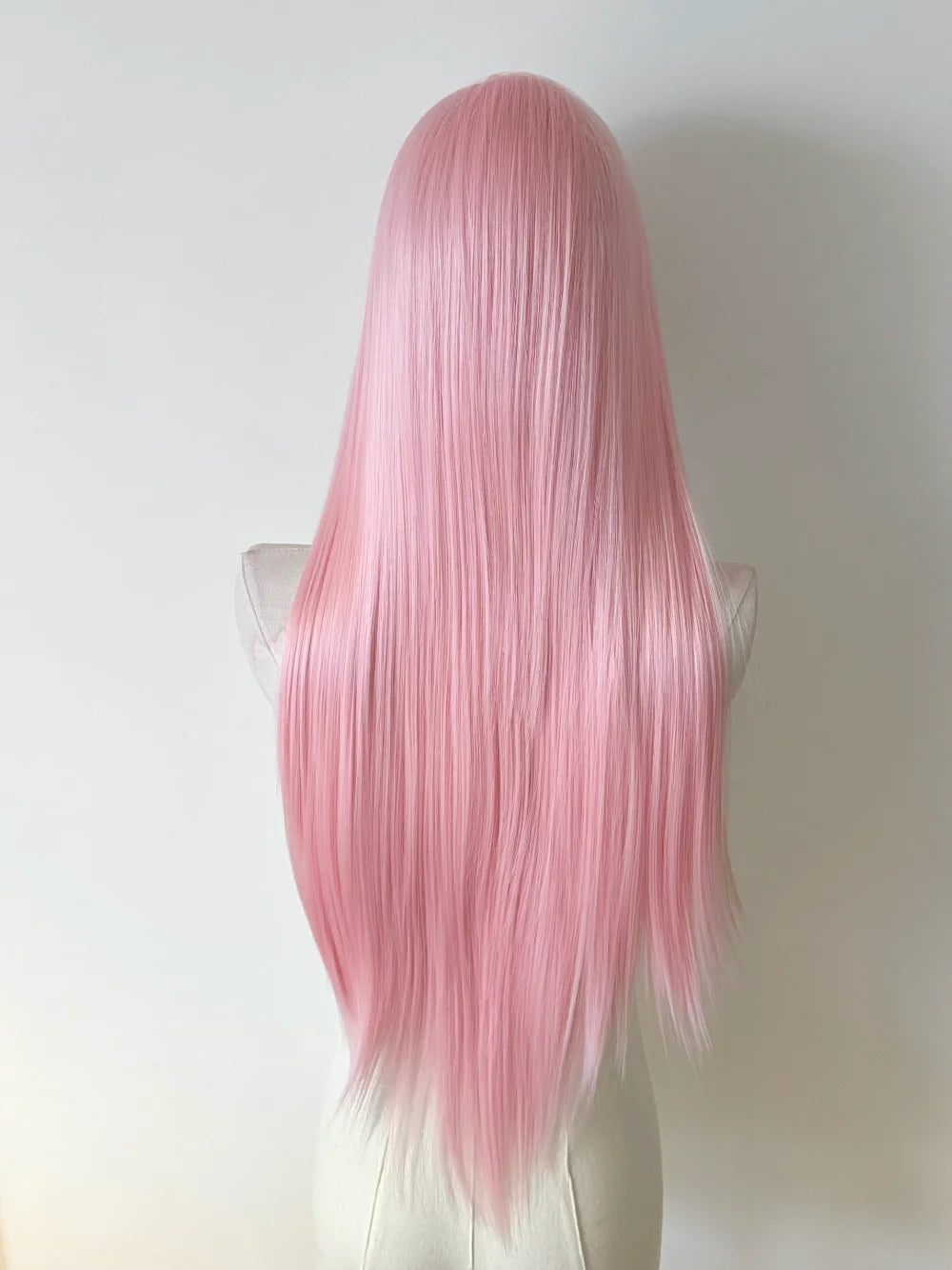 Perruque rose clair pour femme, perruque frontale en dentelle 13x4, 66 cm de long, lisse, en fibres synthétiques douces et naturelles résistantes à la chaleur, perruque cosplay