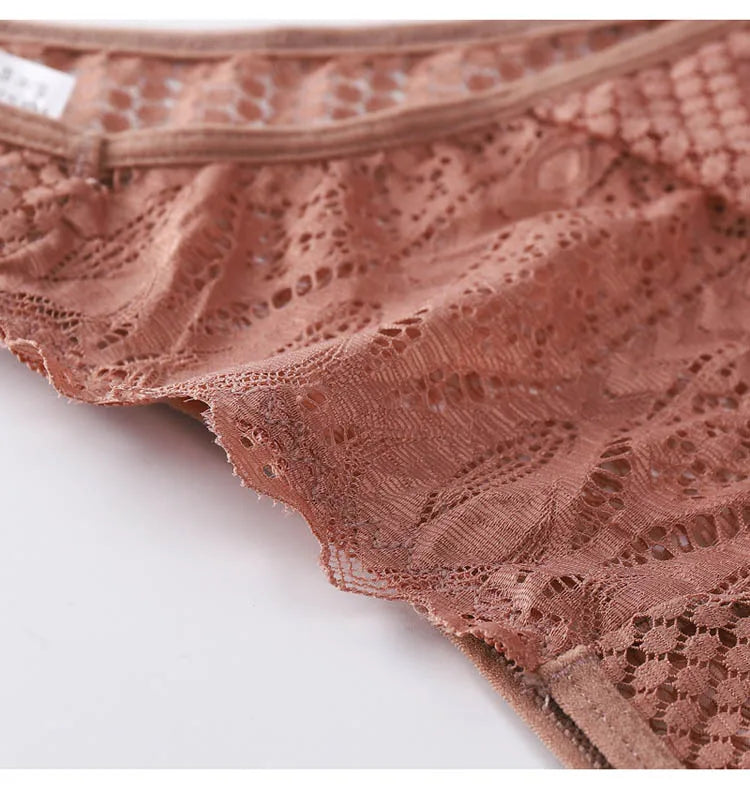 TERMEZY Culotte en dentelle sexy pour femme, taille basse, sous-vêtement transparent, string uni, lingerie douce et séduisante