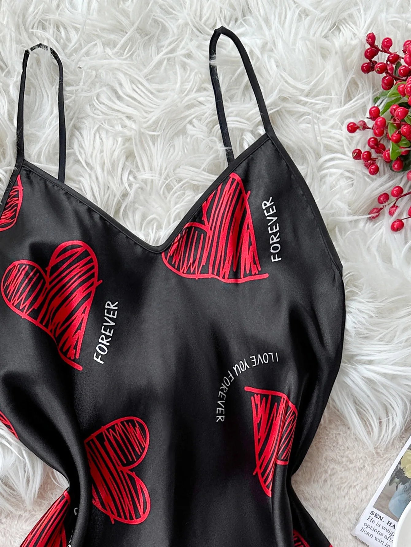 Nuisette en satin à imprimé lèvres rouges pour la Saint-Valentin, mini-robe de nuit dos nu à col en V, vêtements de nuit pour femmes