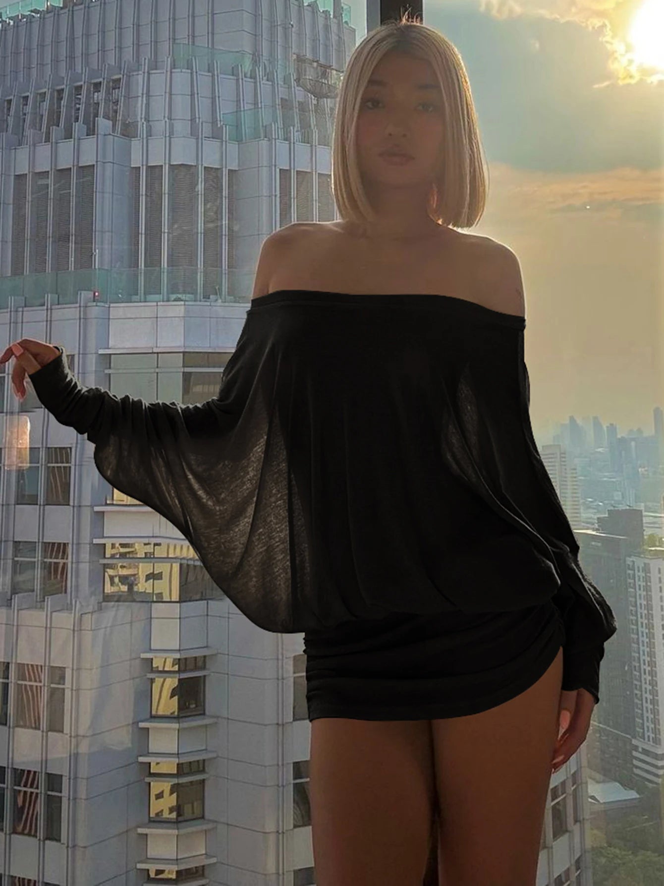 Robe mini Dulzura à épaules dénudées et manches longues, ornée de patchwork froncé, pour femme, tenue sexy, élégante et décontractée idéale pour les soirées et les clubs, printemps-été.
