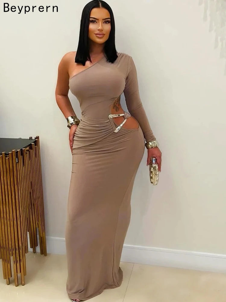 Beyprern Magnifique robe longue maxi asymétrique à découpe métallique pour femme, couleur unie glamour, coupe cintrée, idéale pour les fêtes et Noël