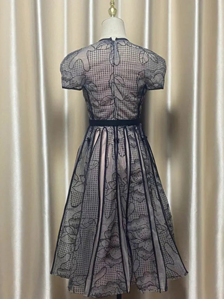 DEAT Elegant Dress O-neck Embroidery Gauze Patchwork A-line Solid Women's Evening Party Dresses 2026 Spring New Fashion 35Z927
