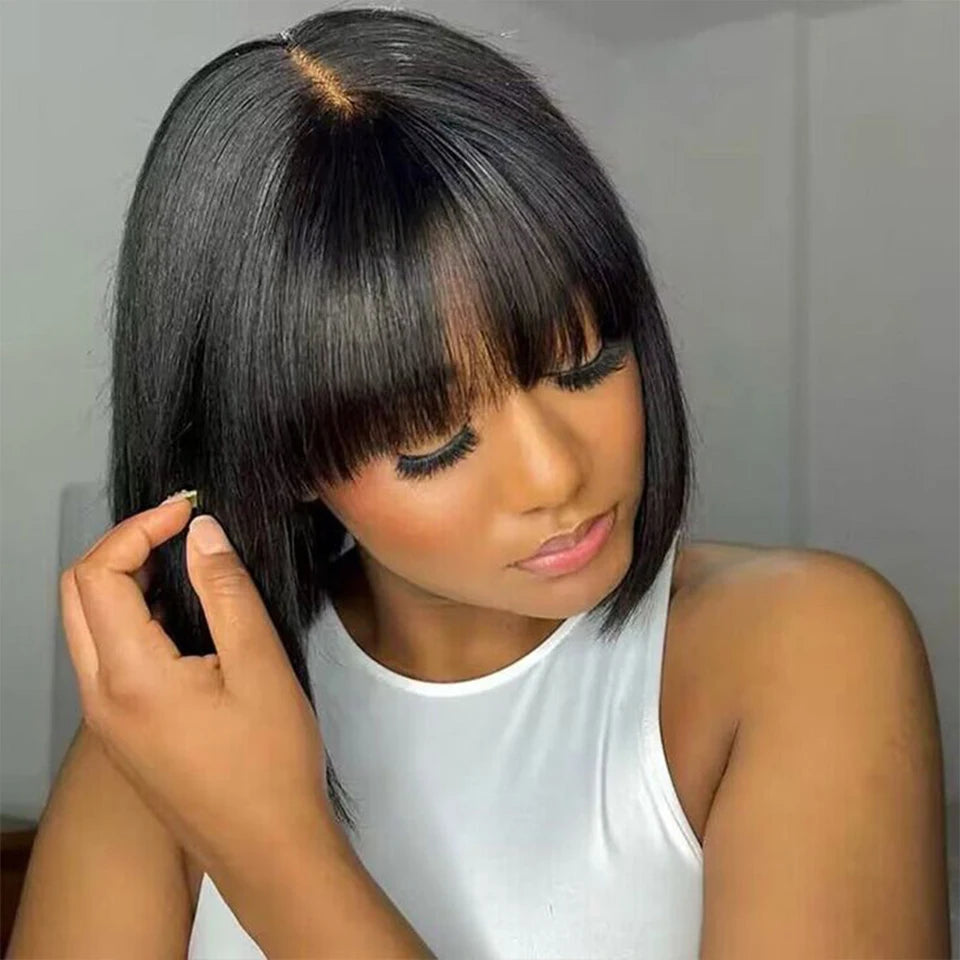 Perruques en cheveux humains lisses avec frange, raie au milieu, coupe au carré, style brésilien, effet cuir chevelu réaliste.