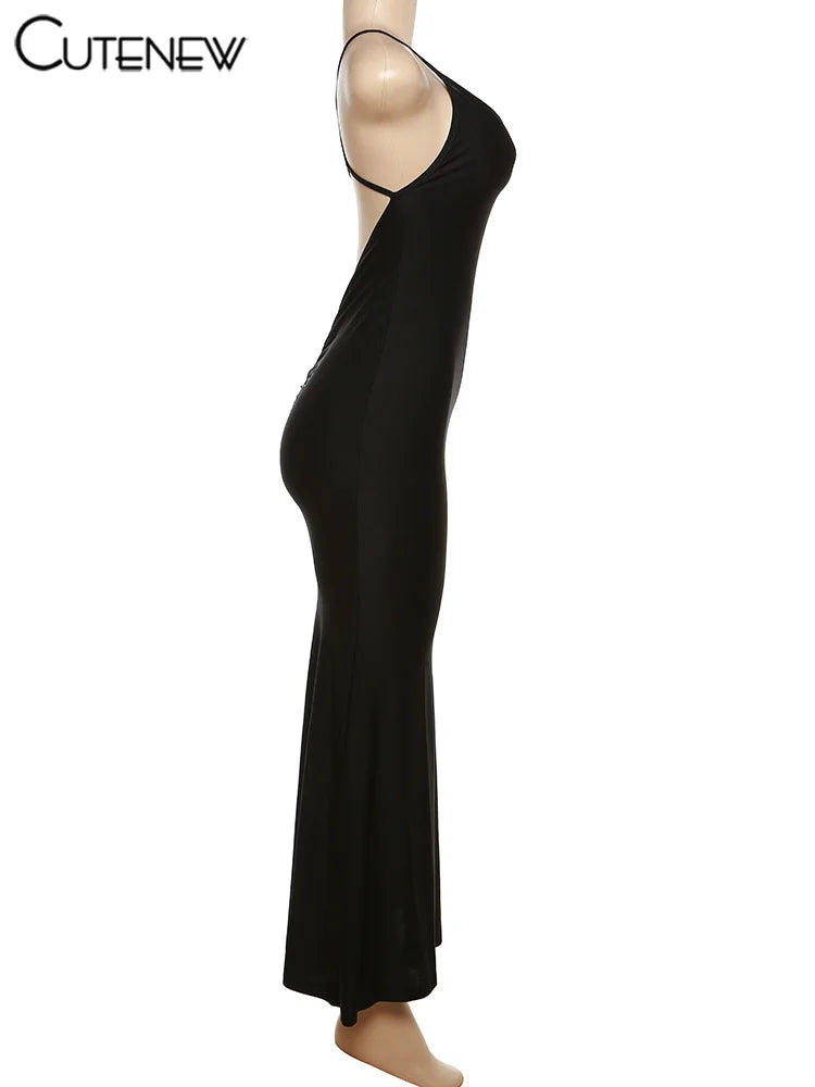 Robe longue Nibber rouge brillante à fines bretelles, dos nu, décolleté froncé, style hipster streetwear, femme.