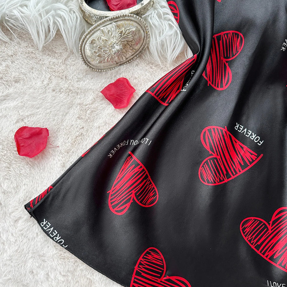 Nuisette en satin à imprimé lèvres rouges pour la Saint-Valentin, mini-robe de nuit dos nu à col en V, vêtements de nuit pour femmes