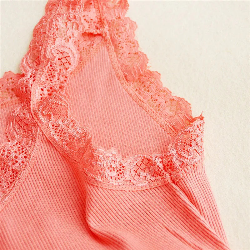Débardeur d'été noir sans manches pour femme, avec haut en dentelle et intérieur rouge, style camisole en dentelle, sous-vêtements amples, vêtements pour femmes, gilet