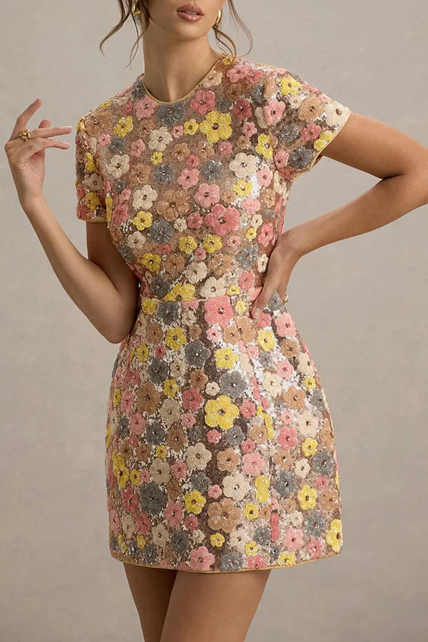 Robe courte élégante à manches courtes et col rond pour femme, ornée de sequins et de patchwork, collection printemps-été 2025. Robe de soirée décontractée et sexy pour femme cintrée.