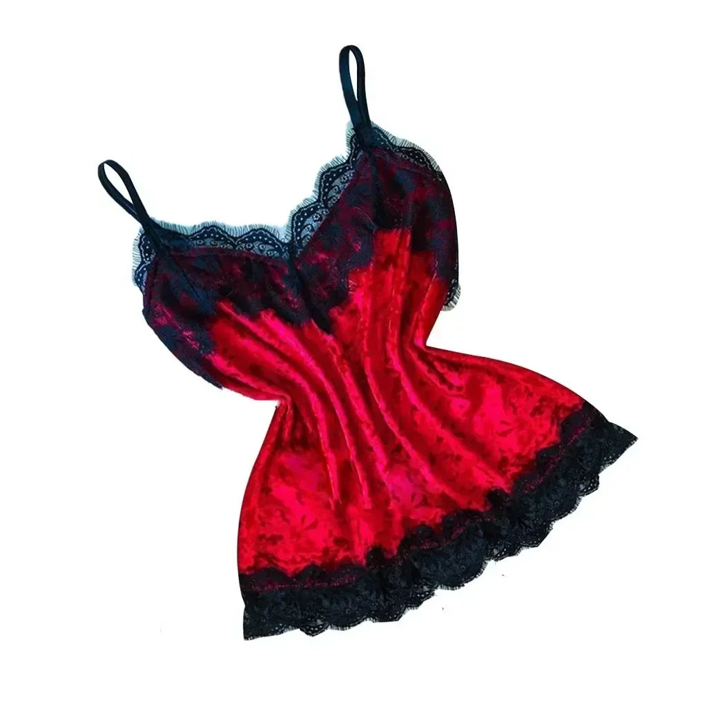 Ensemble de pyjama d'été en dentelle et satin sexy pour femme, composé d'un haut court et d'un short. Vêtement d'intérieur et de détente.