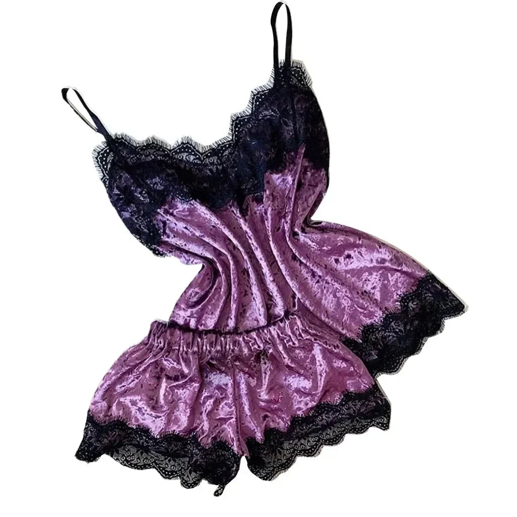 Ensemble de pyjama d'été en dentelle et satin sexy pour femme, composé d'un haut court et d'un short. Vêtement d'intérieur et de détente.
