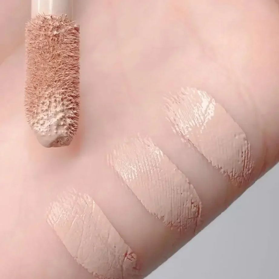 Fond de teint liquide correcteur crème de base waterproof matifiant camoufle cernes, imperfections, marques d'acné et taches.