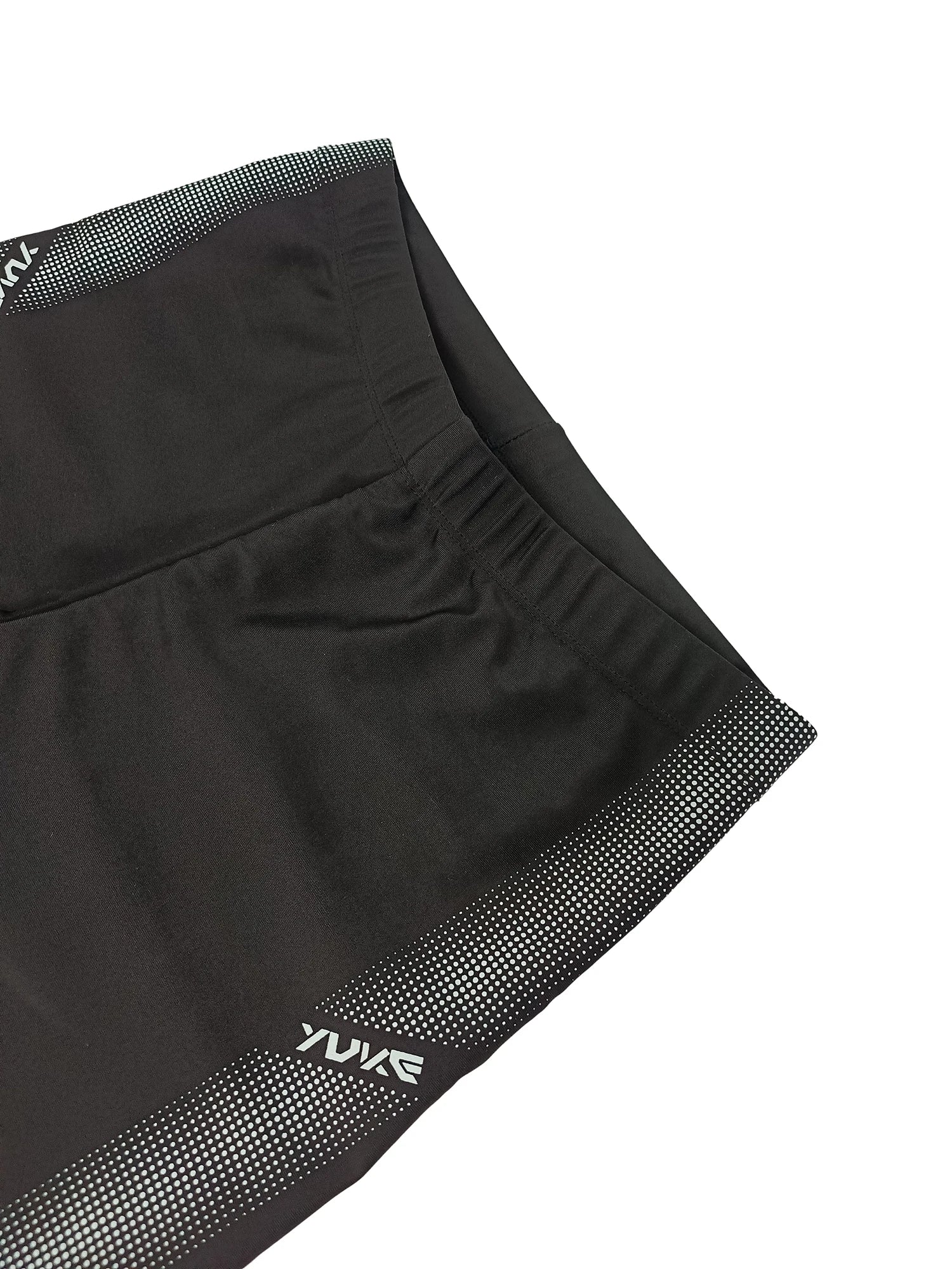 Short de bain homme YUKE, taille asiatique, longueur genou, idéal pour la compétition et l'entraînement. Séchage rapide, imprimé.