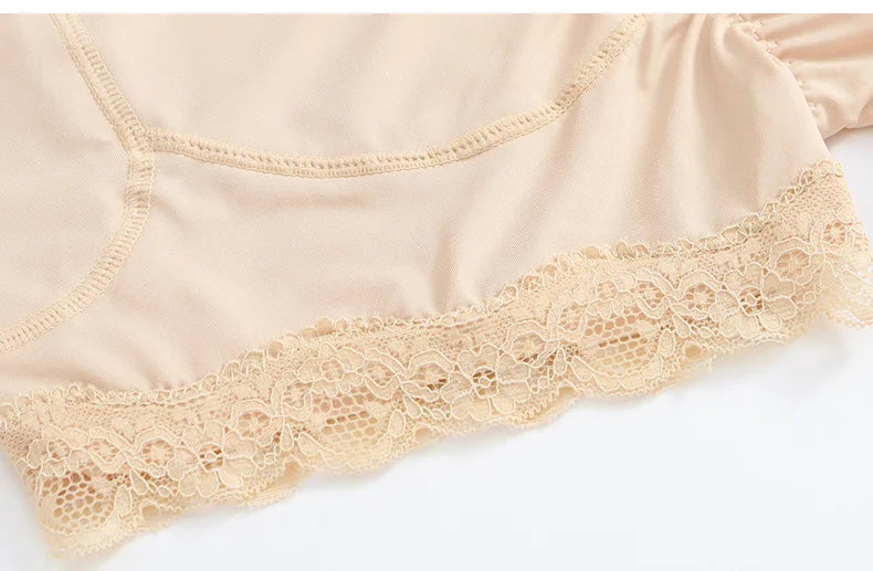 Culotte gainante avec coussinets pour les hanches, effet push-up et rehausseur de fesses, ventre plat, effet lissant, effet fesses rebondies.