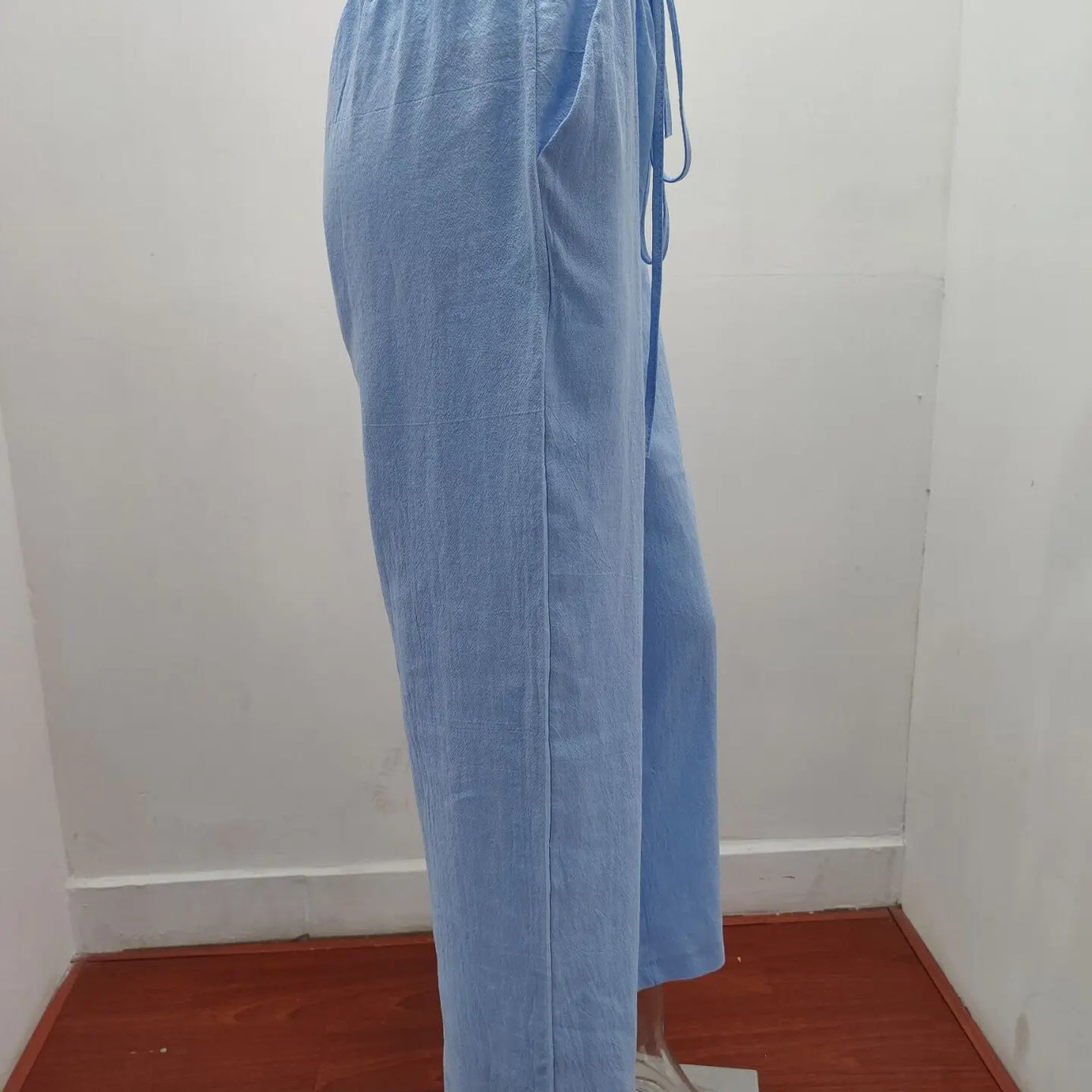 Nouveaux vêtements décontractés d'été et d'automne pour femmes en Europe, en Amérique et en Europe. Pantalons décontractés amples en coton et chanvre.