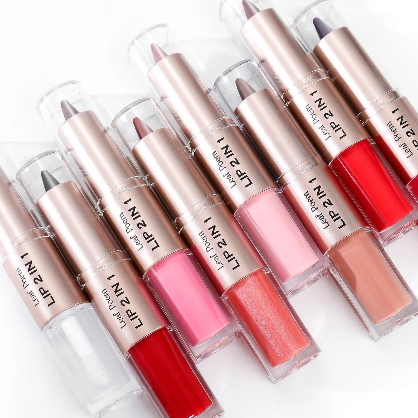Crayon contour des lèvres noir et marron effilé, double embout miroir, effet repulpant, gloss cristal, maquillage pour des lèvres rouges sexy