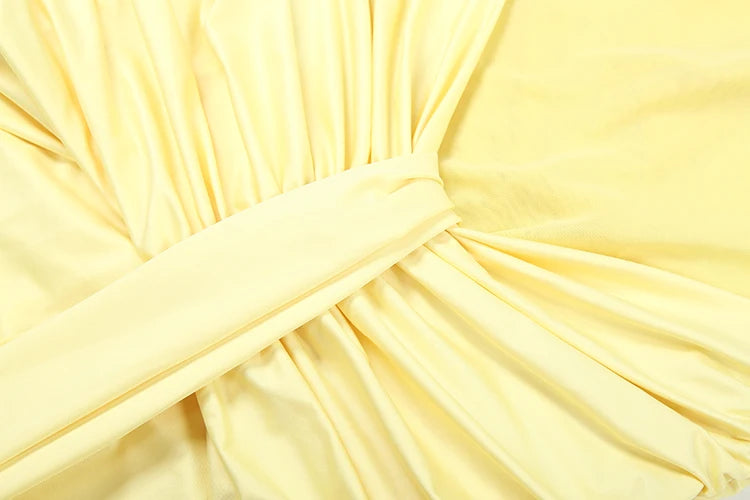 Robe maxi élégante patchwork pour femme, style classique et sexy, avec rubans transparents, dos nu et bretelles fines, coupe moulante, tendance festival et soirée.