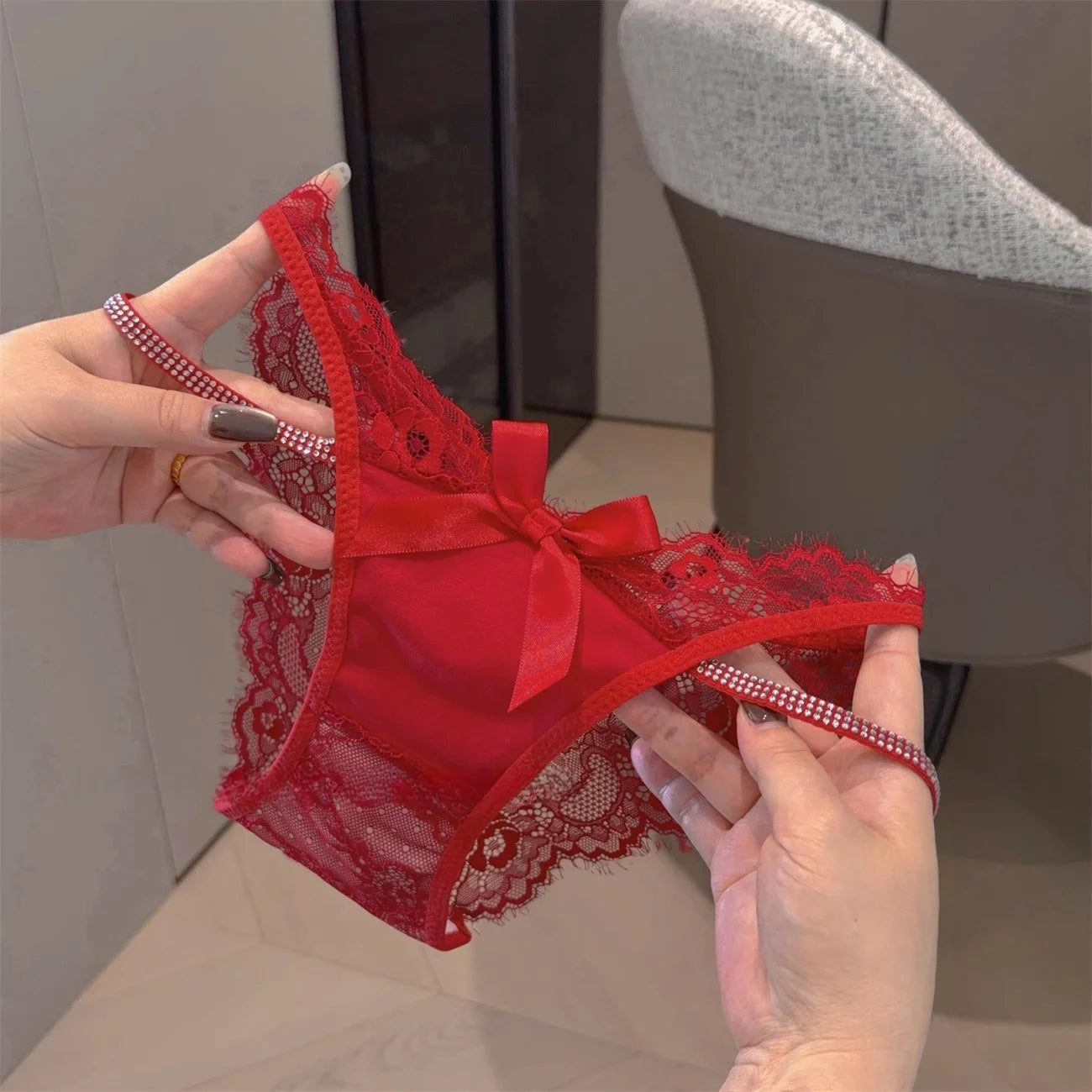 Culotte string sexy en dentelle et strass pour fille, sous-vêtements féminins, string ajouré transparent, lingerie intime