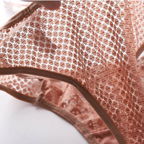 TERMEZY Culotte en dentelle sexy pour femme, taille basse, sous-vêtement transparent, string uni, lingerie douce et séduisante