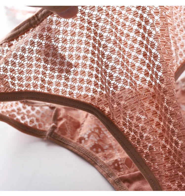 TERMEZY Culotte en dentelle sexy pour femme, taille basse, sous-vêtement transparent, string uni, lingerie douce et séduisante