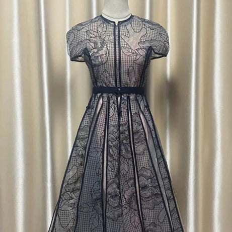 Robe DEAT élégante à col rond, broderie, patchwork de gaze, coupe trapèze, unie, robe de soirée femme printemps 2026, nouvelle mode 35Z927