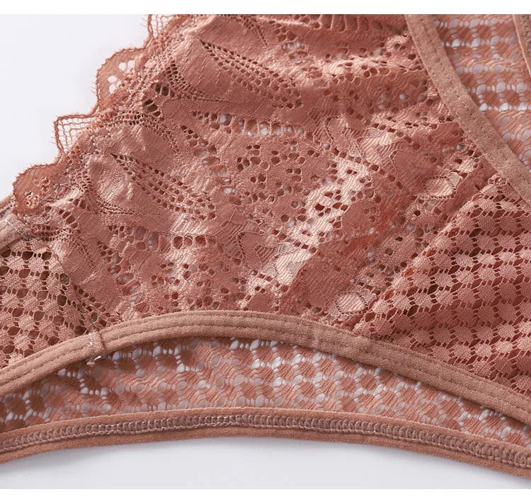 TERMEZY Culotte en dentelle sexy pour femme, taille basse, sous-vêtement transparent, string uni, lingerie douce et séduisante