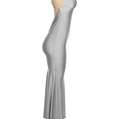 Robe longue Nibber rouge brillante à fines bretelles, dos nu, décolleté froncé, style hipster streetwear, femme.