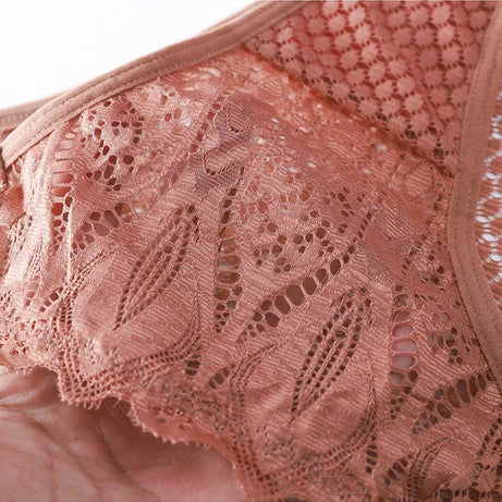 TERMEZY Culotte en dentelle sexy pour femme, taille basse, sous-vêtement transparent, string uni, lingerie douce et séduisante