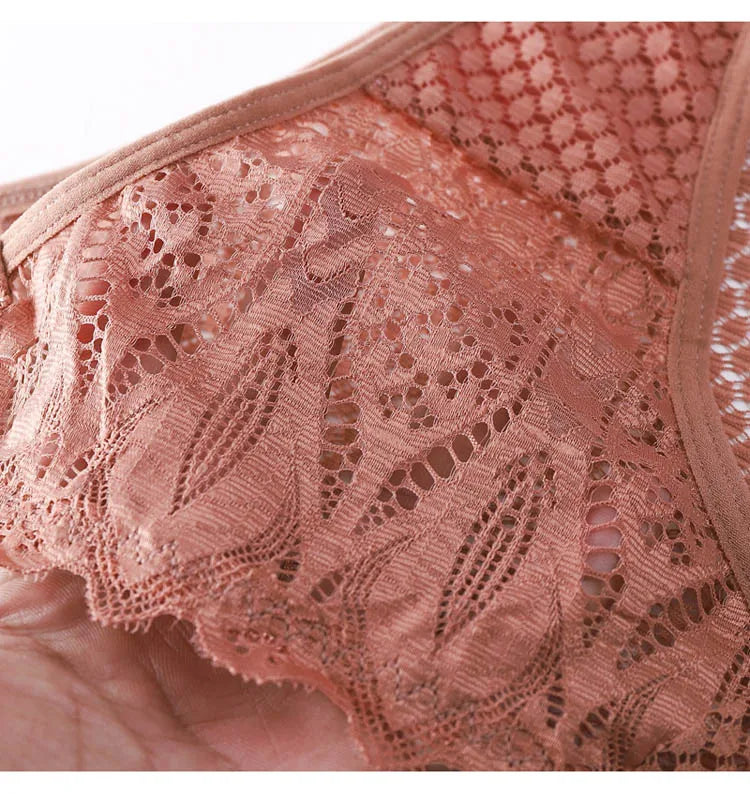 TERMEZY Culotte en dentelle sexy pour femme, taille basse, sous-vêtement transparent, string uni, lingerie douce et séduisante