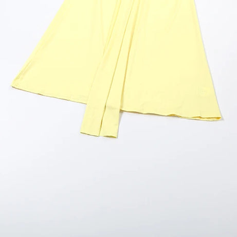Robe maxi élégante patchwork pour femme, style classique et sexy, avec rubans transparents, dos nu et bretelles fines, coupe moulante, tendance festival et soirée.