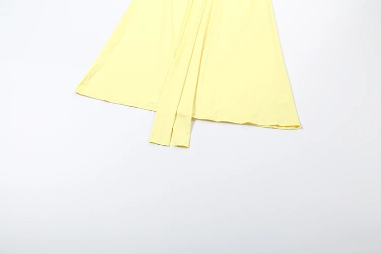 Robe maxi élégante patchwork pour femme, style classique et sexy, avec rubans transparents, dos nu et bretelles fines, coupe moulante, tendance festival et soirée.