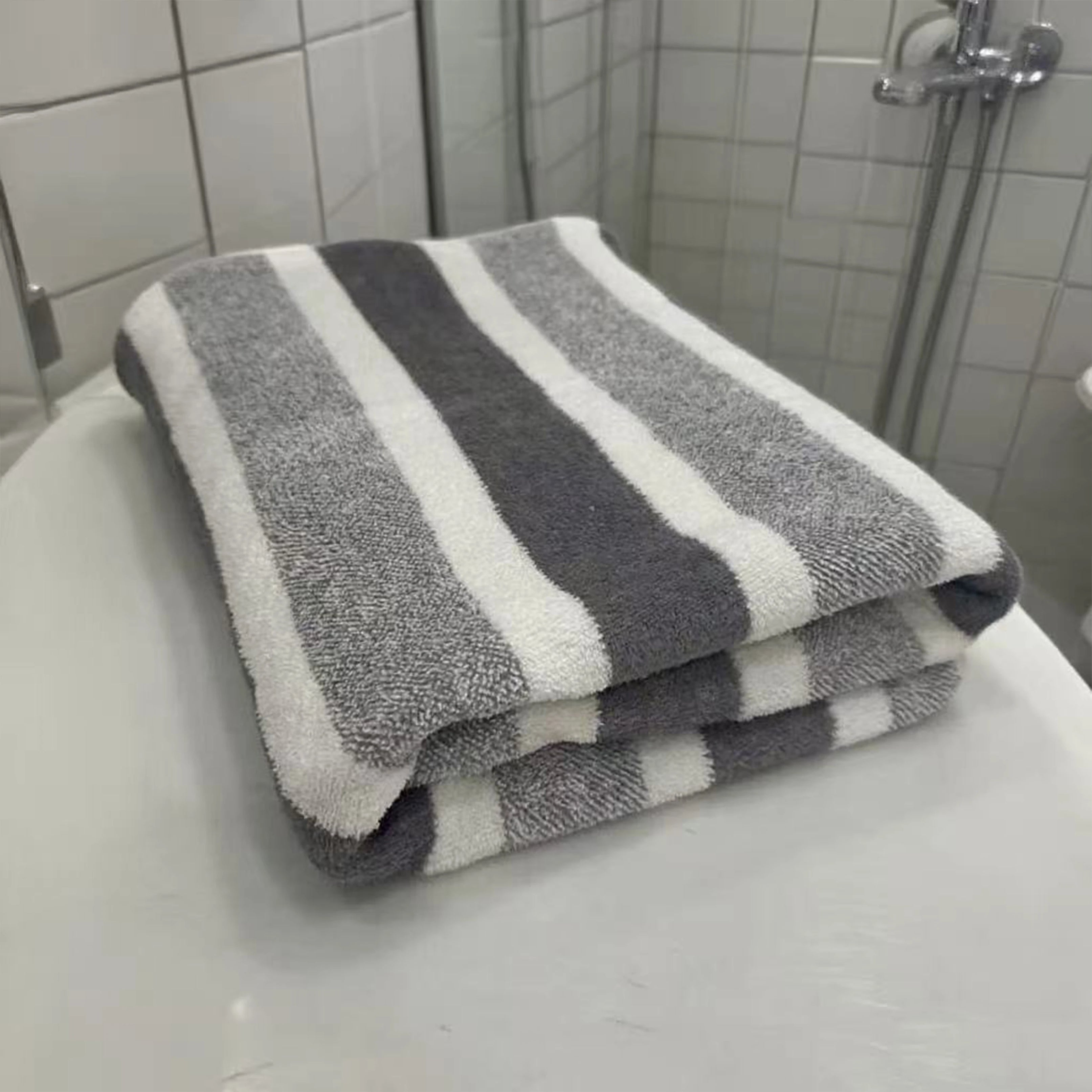 Serviette de bain épaisse (lot de 1), forte absorption et séchage rapide, ne peluche pas, durable - idéale pour les familles et la plage.