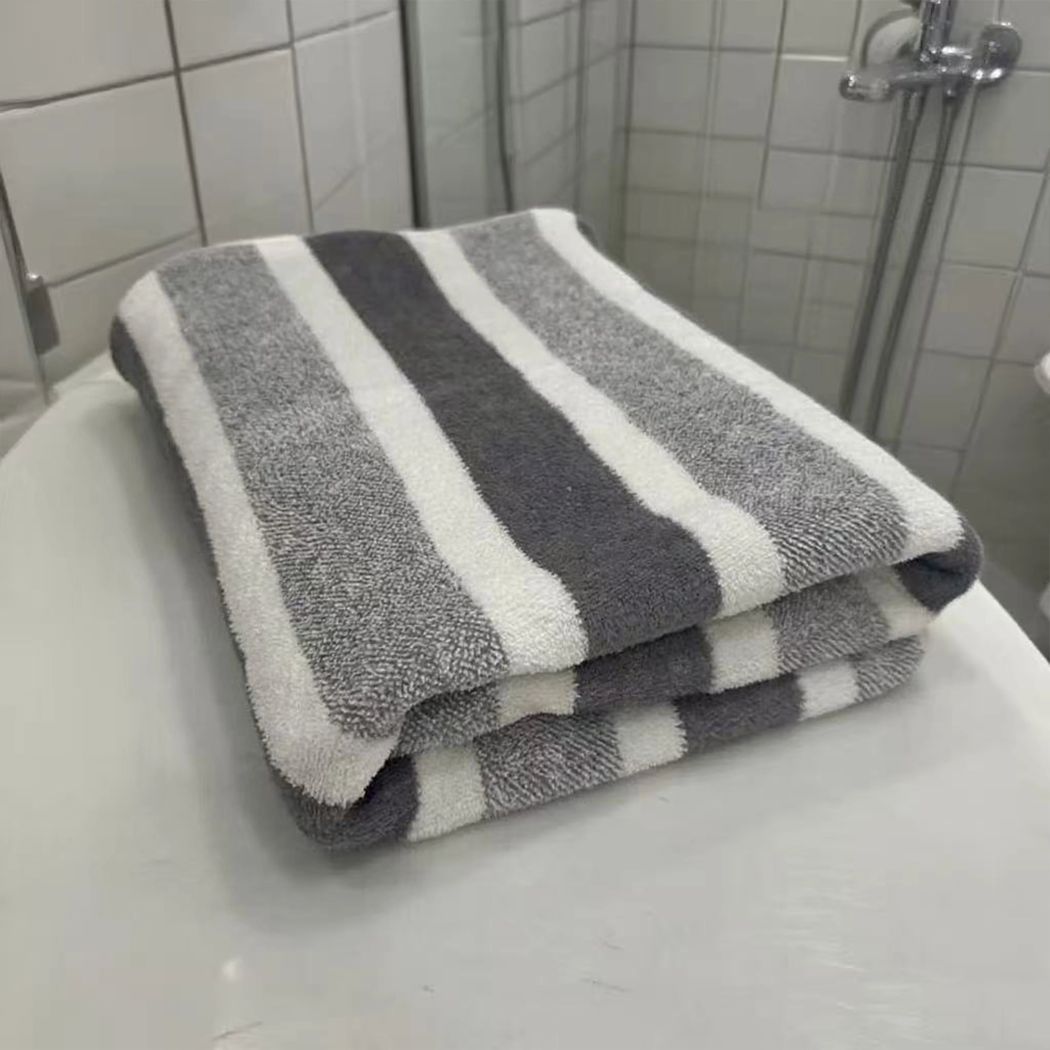 Serviette de bain épaisse (lot de 1), forte absorption et séchage rapide, ne peluche pas, durable - idéale pour les familles et la plage.