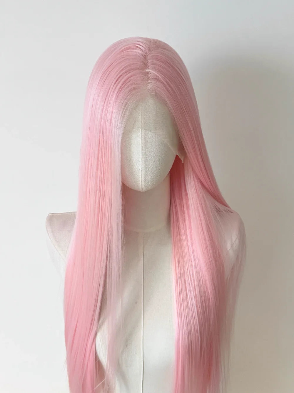Perruque rose clair pour femme, perruque frontale en dentelle 13x4, 66 cm de long, lisse, en fibres synthétiques douces et naturelles résistantes à la chaleur, perruque cosplay