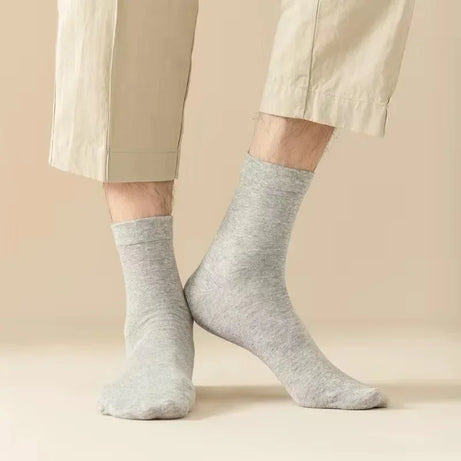 Jeans femme bleu délavé à jambes larges, style européen et tendance N Trend. Confortables et faciles à assortir.