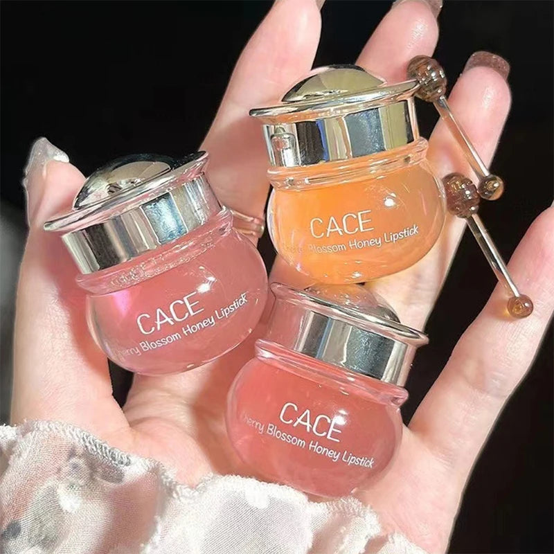 Baume à lèvres CACE au miel et aux fleurs de cerisier — Hydratation intense et repulpante, fini brillant riche en eau, non collant,