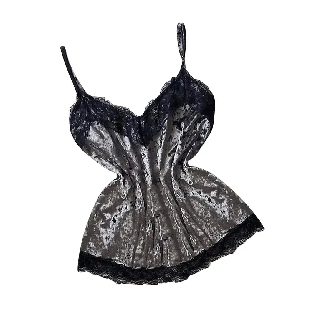 Ensemble de pyjama d'été en dentelle et satin sexy pour femme, composé d'un haut court et d'un short. Vêtement d'intérieur et de détente.