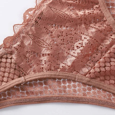 TERMEZY Culotte en dentelle sexy pour femme, taille basse, sous-vêtement transparent, string uni, lingerie douce et séduisante