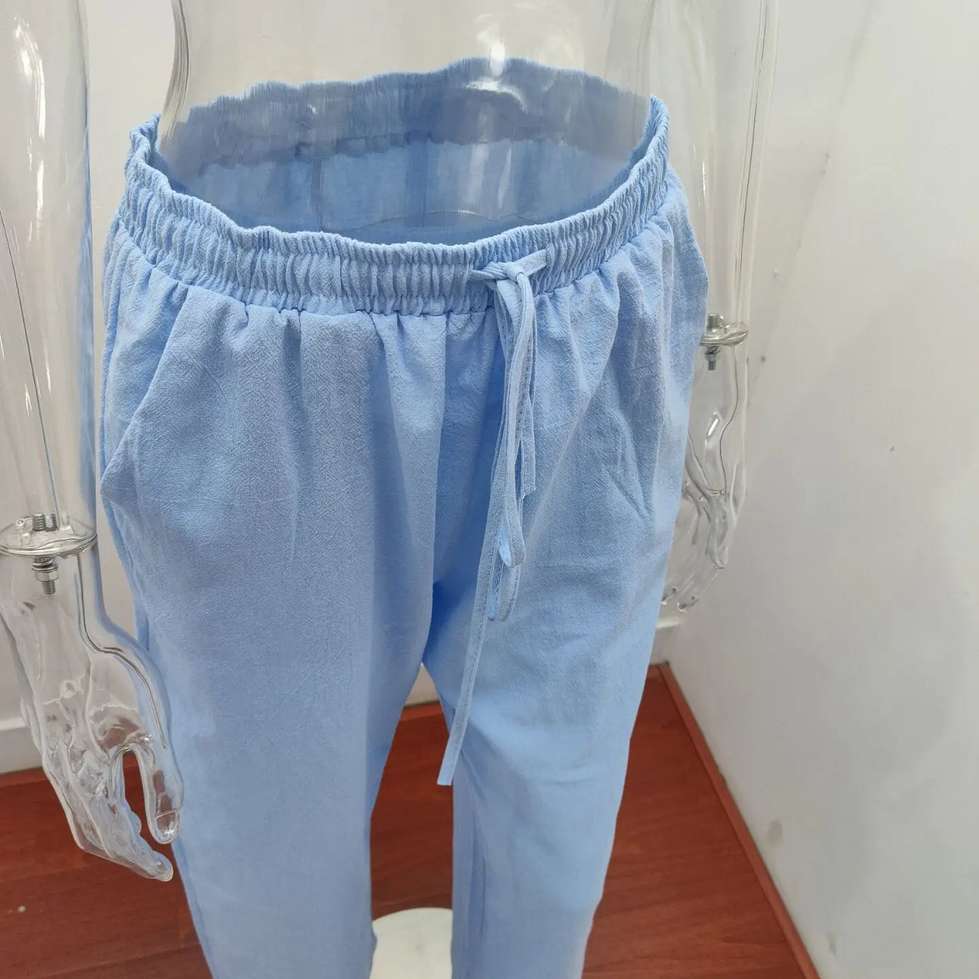 Nouveaux vêtements décontractés d'été et d'automne pour femmes en Europe, en Amérique et en Europe. Pantalons décontractés amples en coton et chanvre.