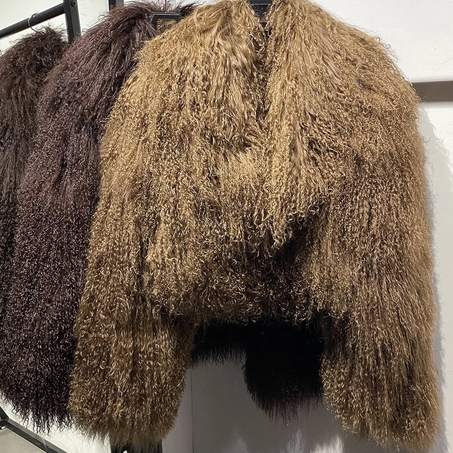 Manteau court en véritable fourrure de mouton de Mongolie, manches longues, pour femme.
