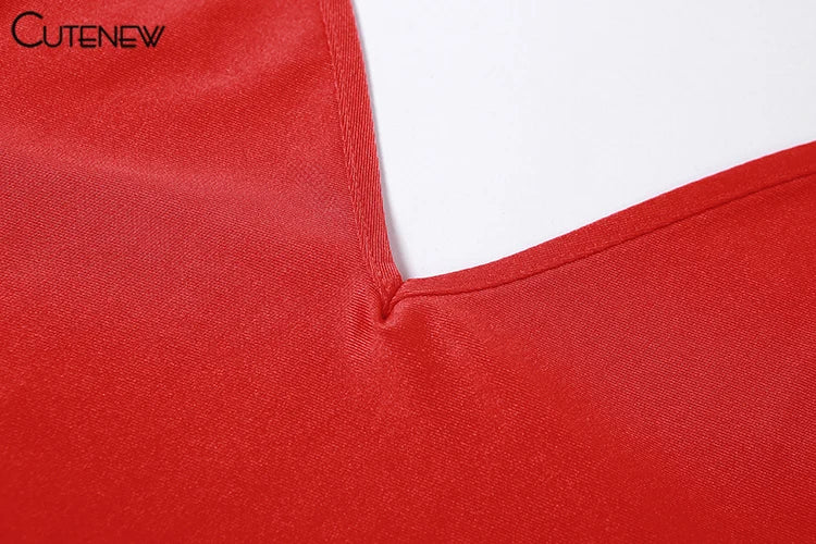 Robe longue Nibber rouge brillante à fines bretelles, dos nu, décolleté froncé, style hipster streetwear, femme.