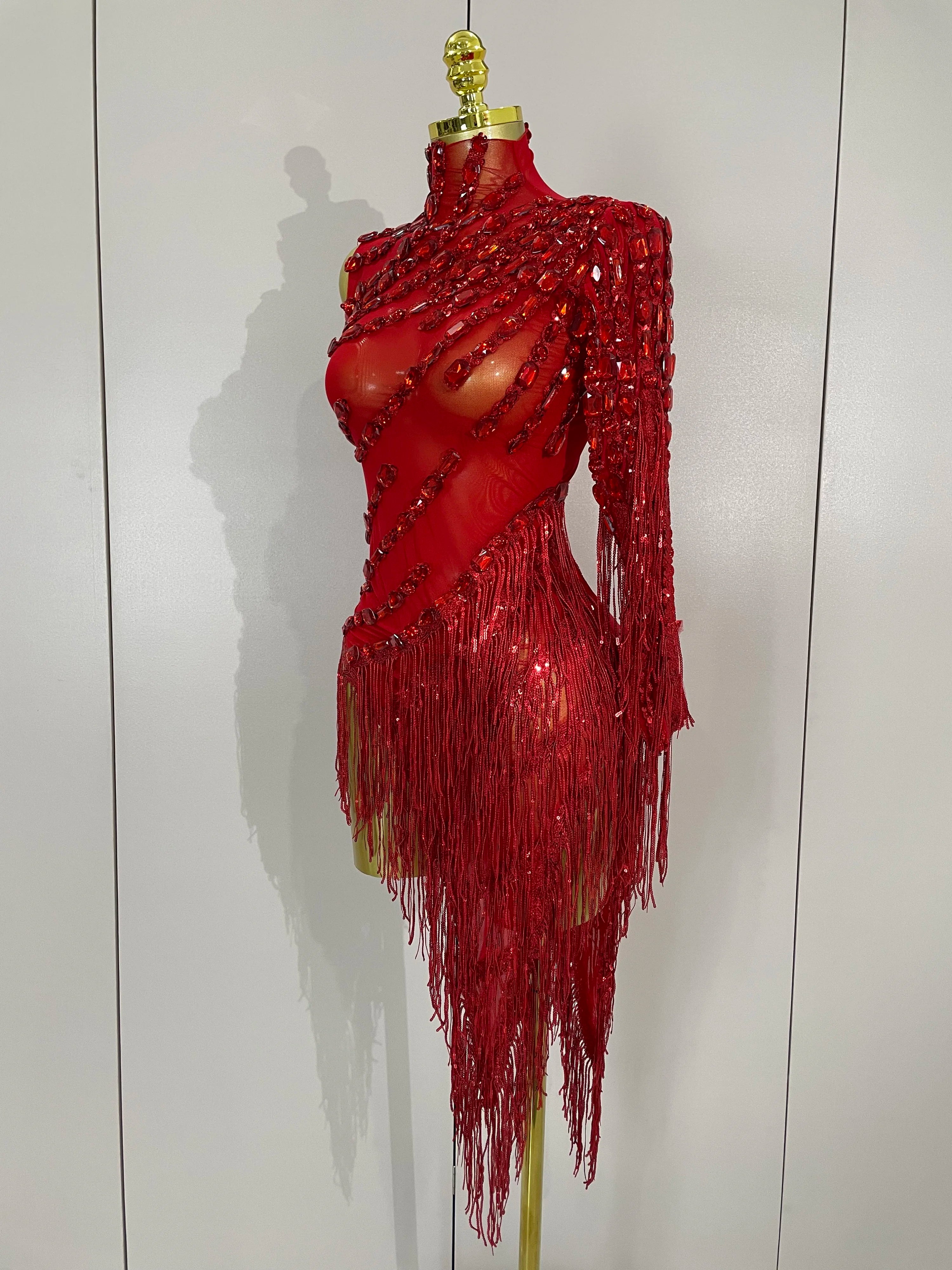Nouvelle robe de scène sexy transparente à strass et franges, ornée d'une épaule, idéale pour les bars et boîtes de nuit latines.
