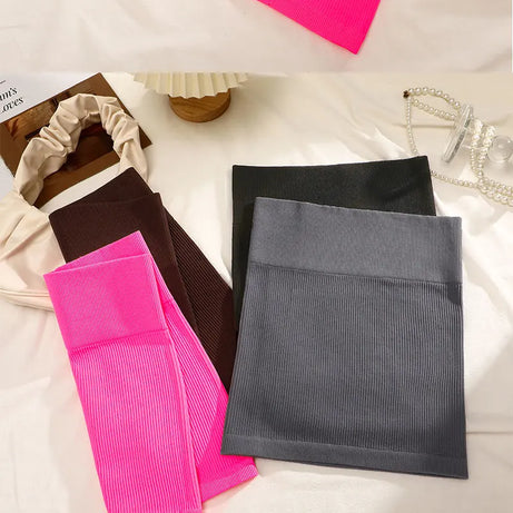 FINETOO Printemps Été Nouvelle Jupe Mini Taille Haute Élastique Noire Affinante en Tricot Court pour Femmes Professionnelles