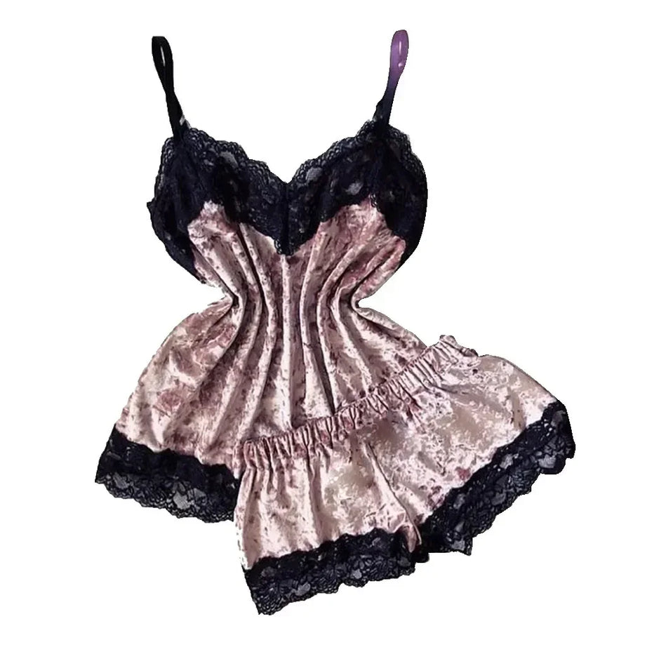 Ensemble de pyjama d'été en dentelle et satin sexy pour femme, composé d'un haut court et d'un short. Vêtement d'intérieur et de détente.