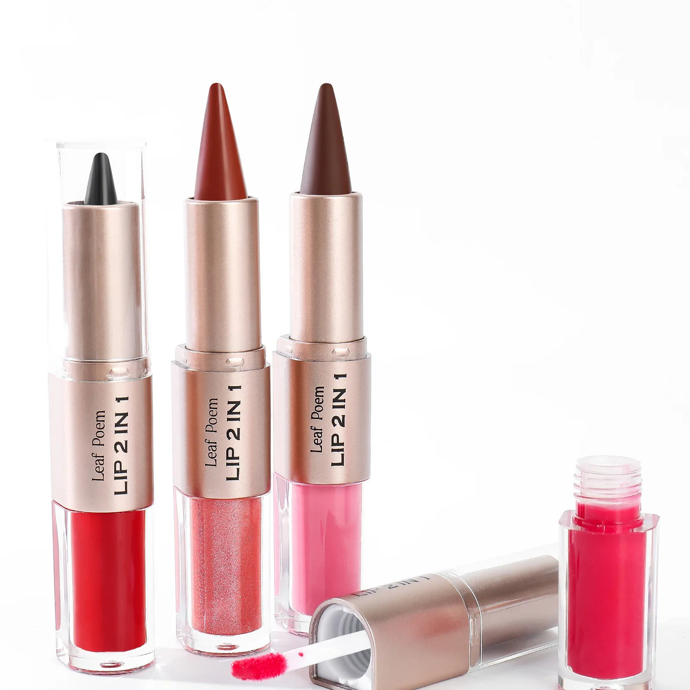 Crayon contour des lèvres noir et marron effilé, double embout miroir, effet repulpant, gloss cristal, maquillage pour des lèvres rouges sexy