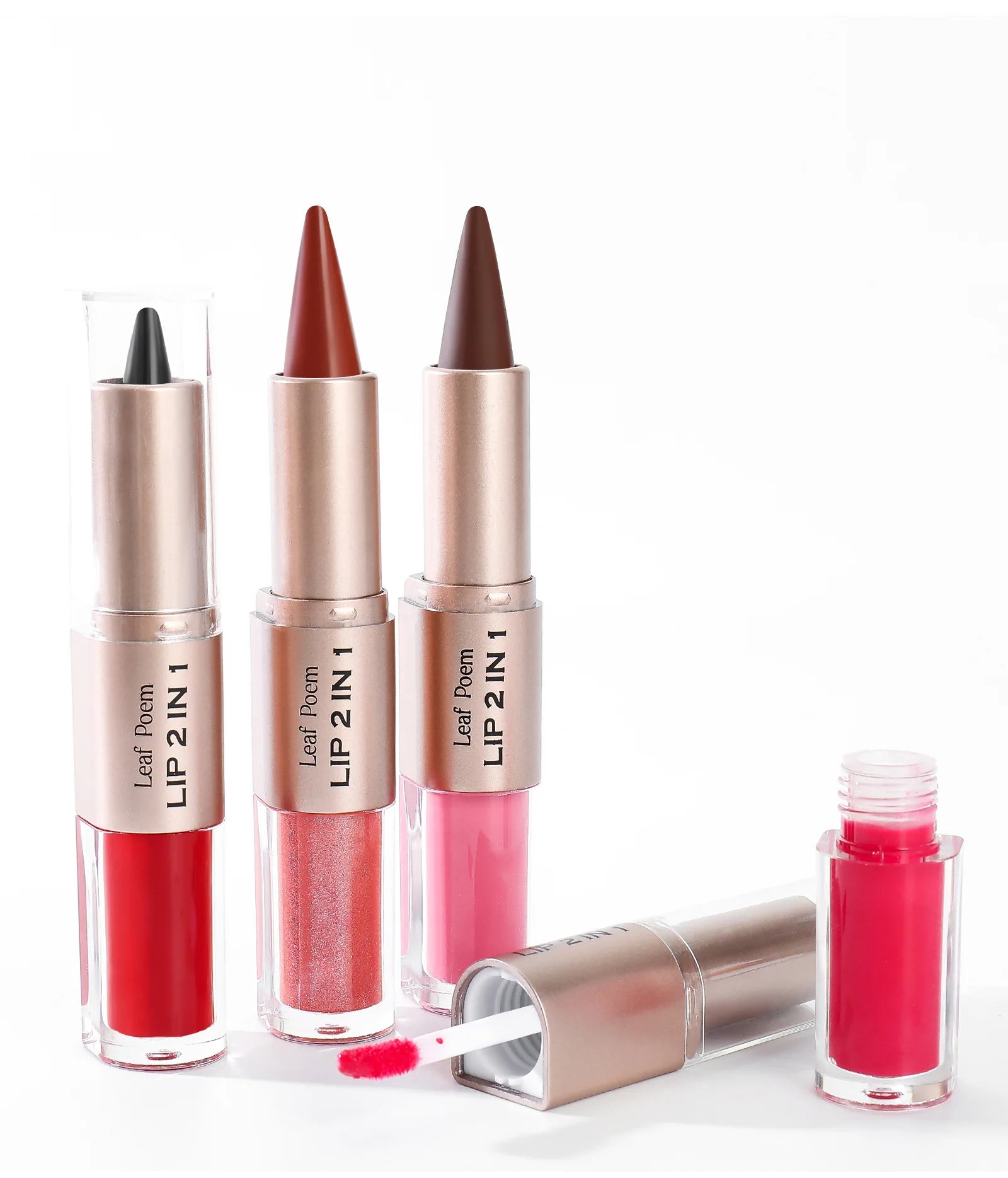 Crayon contour des lèvres noir et marron effilé, double embout miroir, effet repulpant, gloss cristal, maquillage pour des lèvres rouges sexy