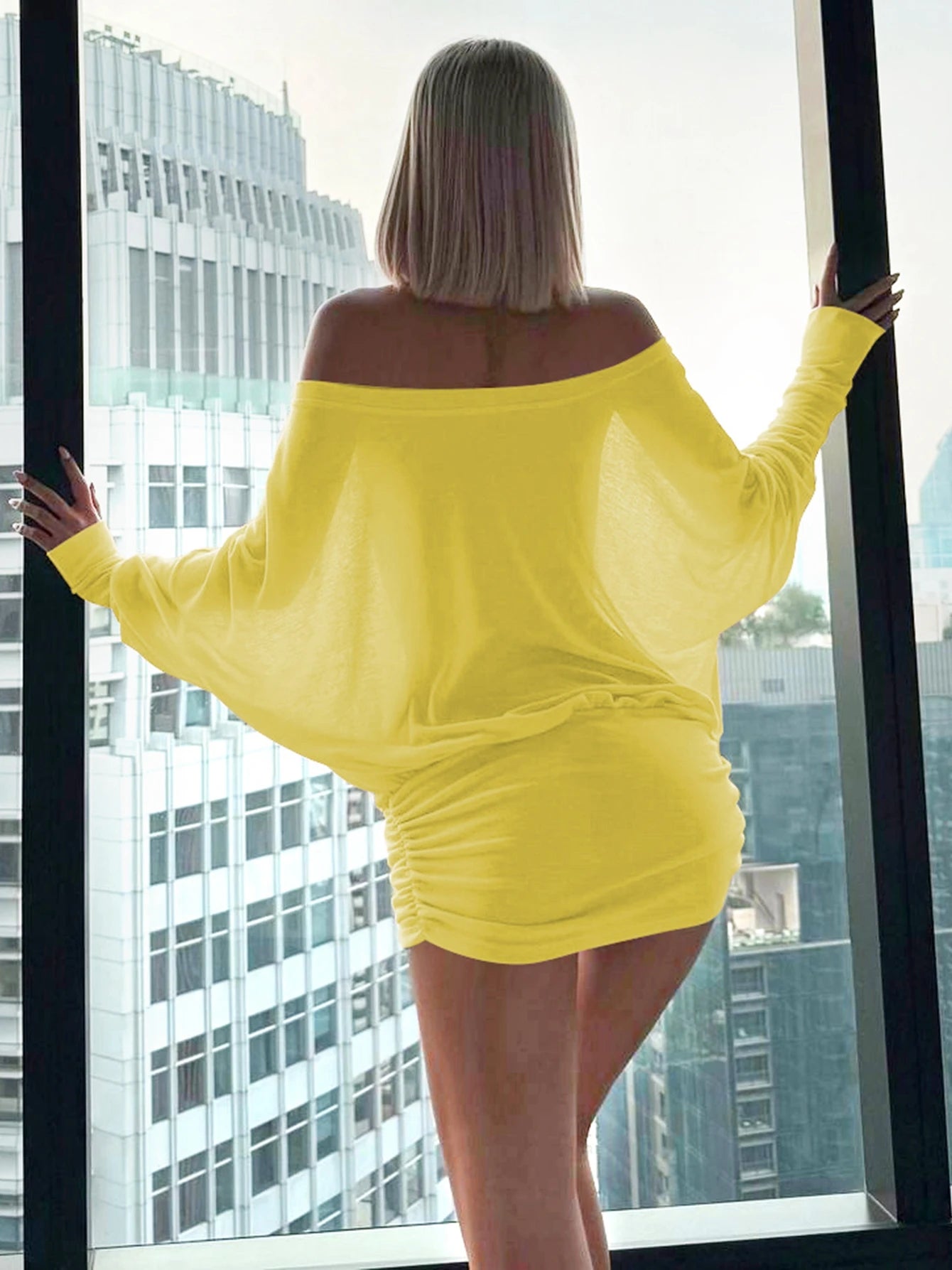 Robe mini Dulzura à épaules dénudées et manches longues, ornée de patchwork froncé, pour femme, tenue sexy, élégante et décontractée idéale pour les soirées et les clubs, printemps-été.