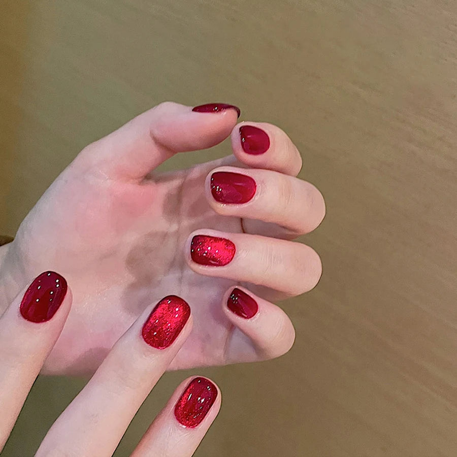 Vernis à ongles gel holographique à paillettes effet miroir blanc porcelaine, effet œil de chat, 10 ml, effet galactique magnétique, à dissoudre sous une lampe UV LED.