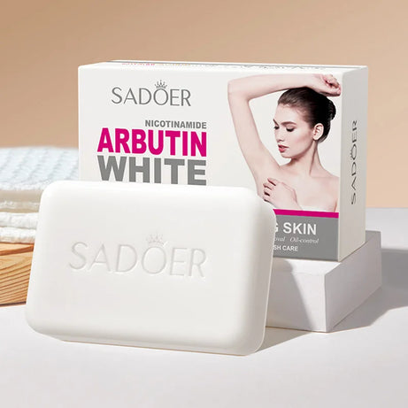 Savon visage moussant SADOER à la niacinamide et à l'arbutine, hydratant, éclaircissant et nettoyant en profondeur pour le corps et le visage. Savon artisanal.